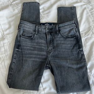 Hollister grey skinny jeans sz 25 - 1R